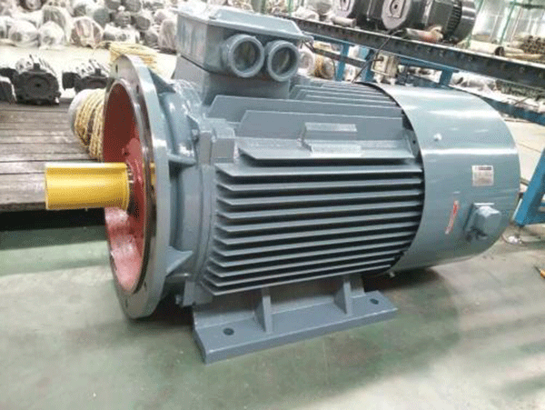 什么原因?qū)е挛靼参鳜斪冾l電機頻率降低？