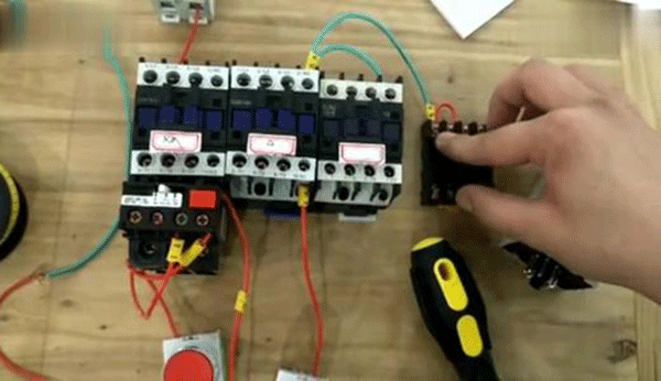 Y系列高壓三相異步電動機(jī)的功率控制需要哪些元件？